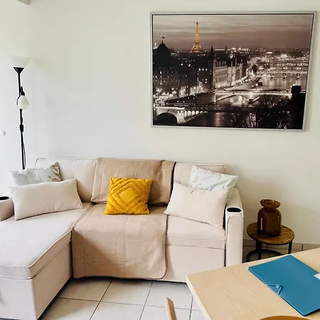 Seaside Nest Apartment